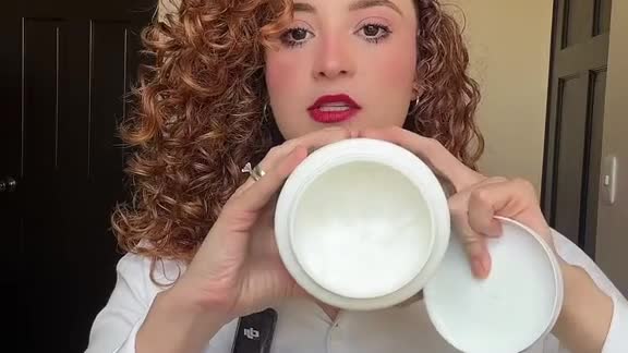Curly Guatemala Facebook ad from Mar 11, 2025