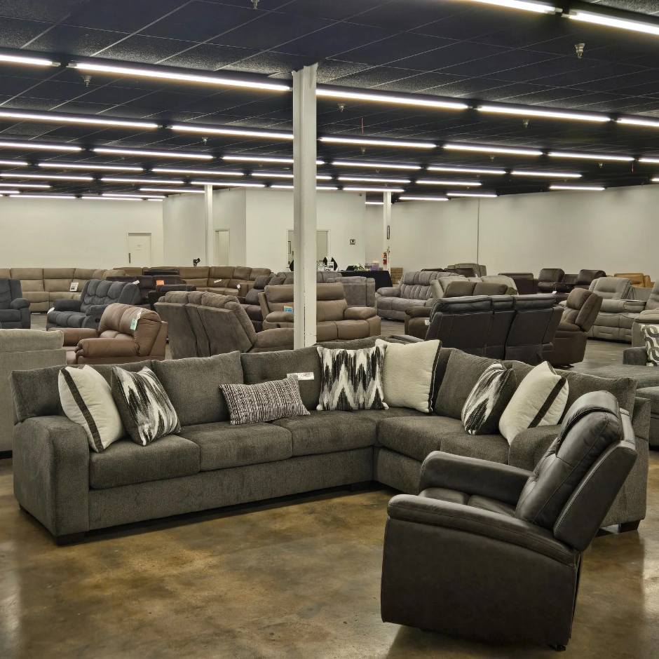 BoxDrop Mobile Furniture Outlet Facebook ad