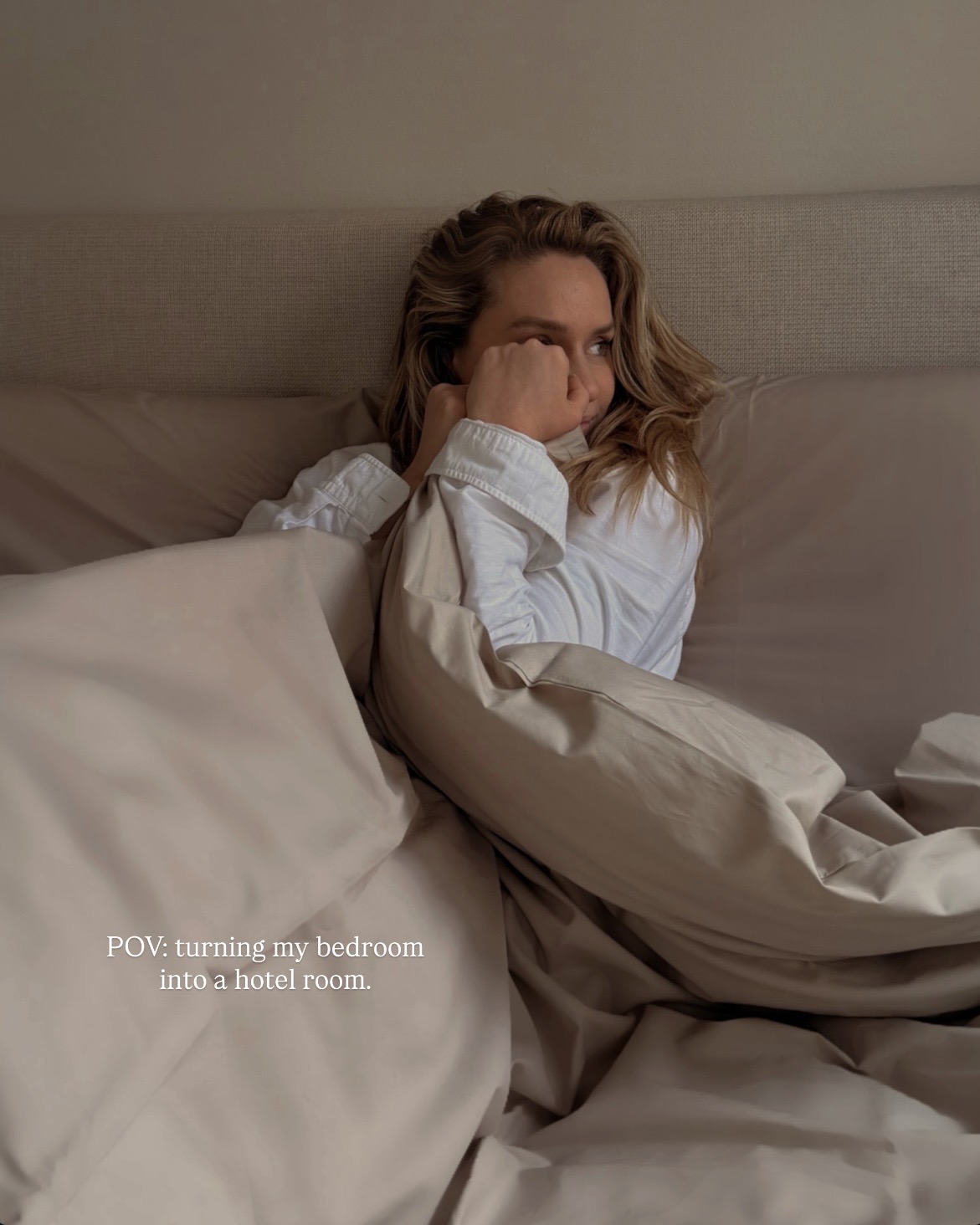 Iris Moonen Facebook ad: POV: Turning my bedroom into a hotel room.