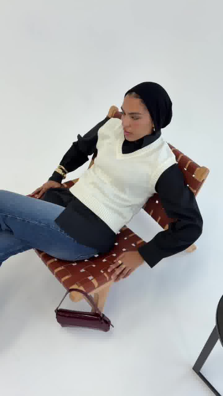 Basiclook Facebook ad: خامة ناعمة، تصميم عملي