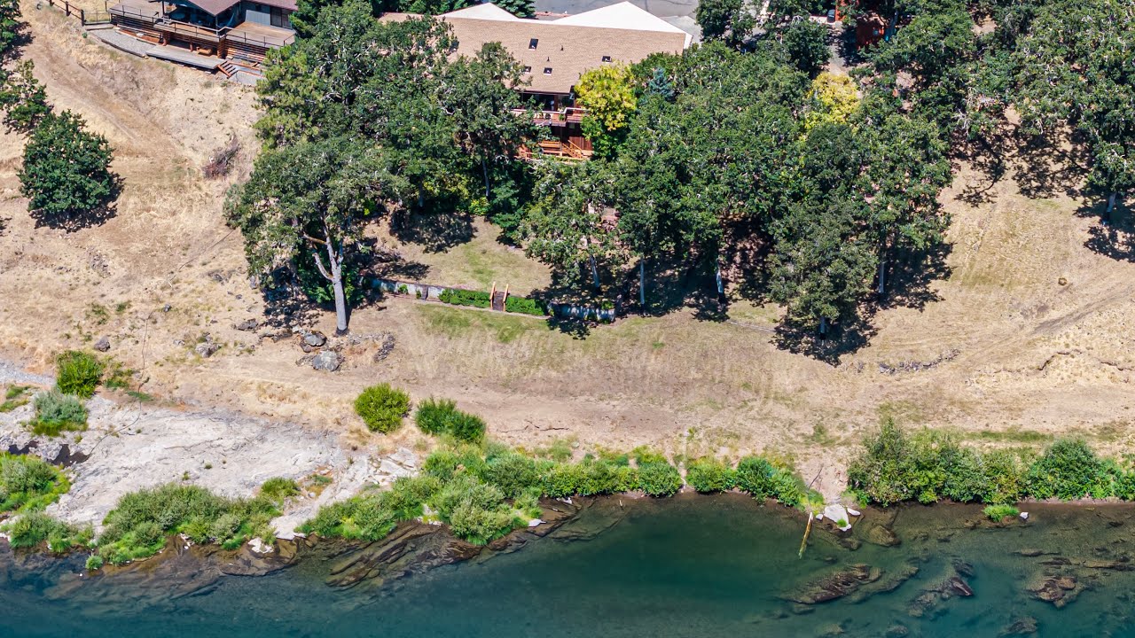 Shane Mast, Owner/Broker, Oregon Life Homes Facebook ad: 375 Acorn Dr, Roseburg, OR 97470