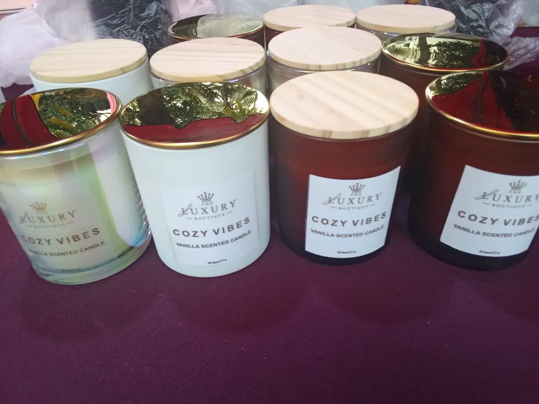 The Luxury Candle Boutique Facebook ad: Fill your space with warmth and comfort