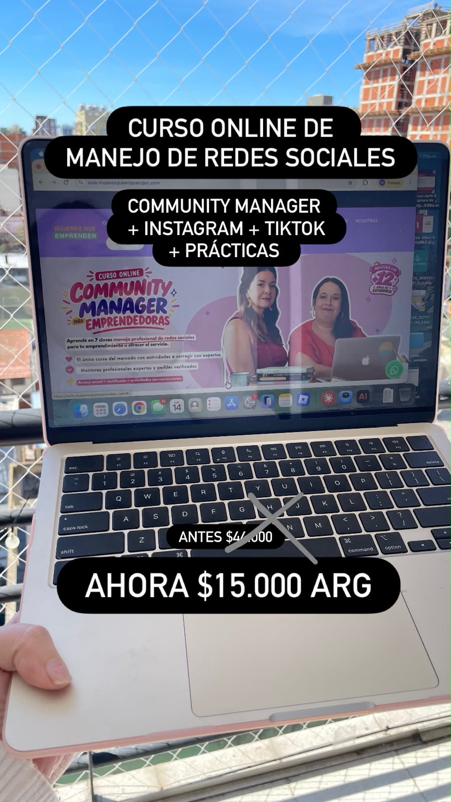 Mujeres que Emprenden Facebook ad: Curso online de community manager para emprendedoras