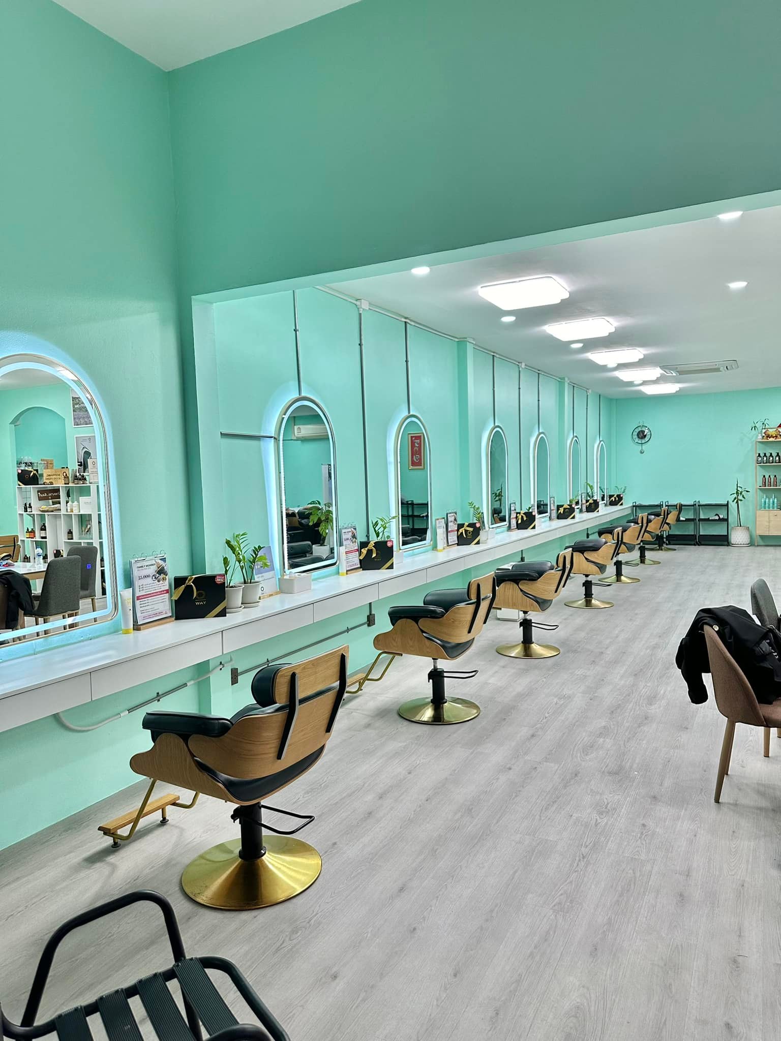 ร้านทำผม Salon The Zee Facebook ad