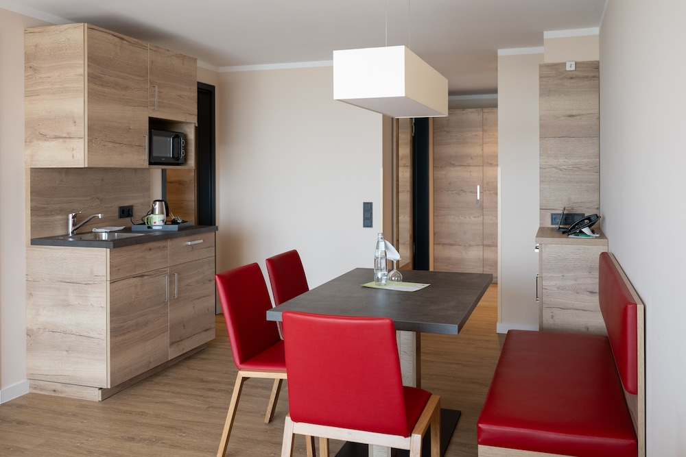 Rhön Park Aktiv Resort Facebook ad: Familienfreundliche Studios und Apartments.