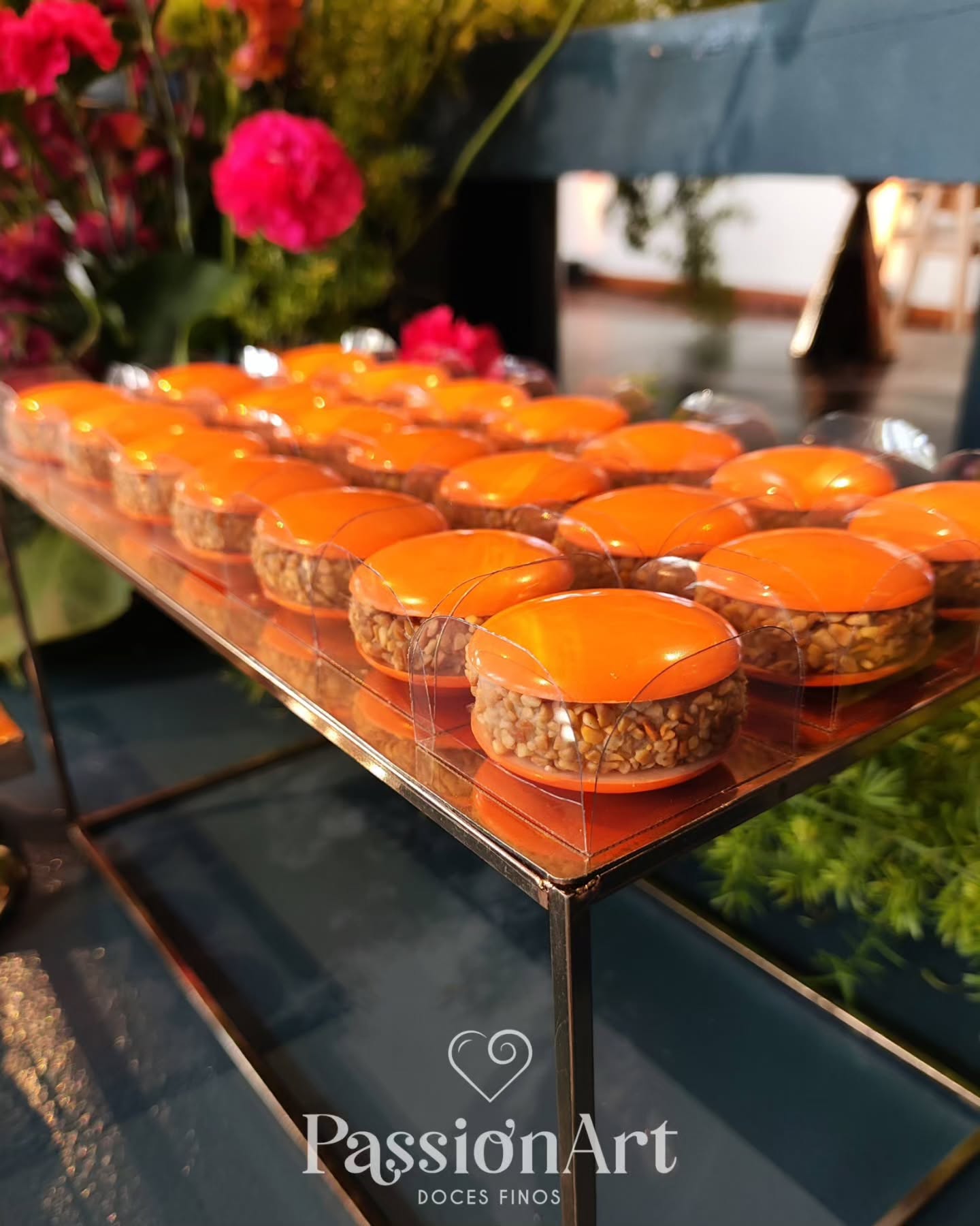 PassionArt Doces Finos Facebook ad: Alta confeitaria em forma de doces.