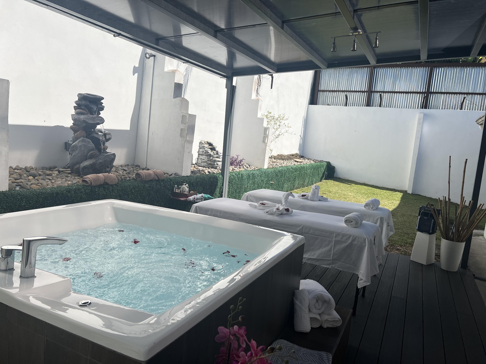 Star Belle estetica spa Facebook ad: Te ayudamos a sacar tu mejor versión