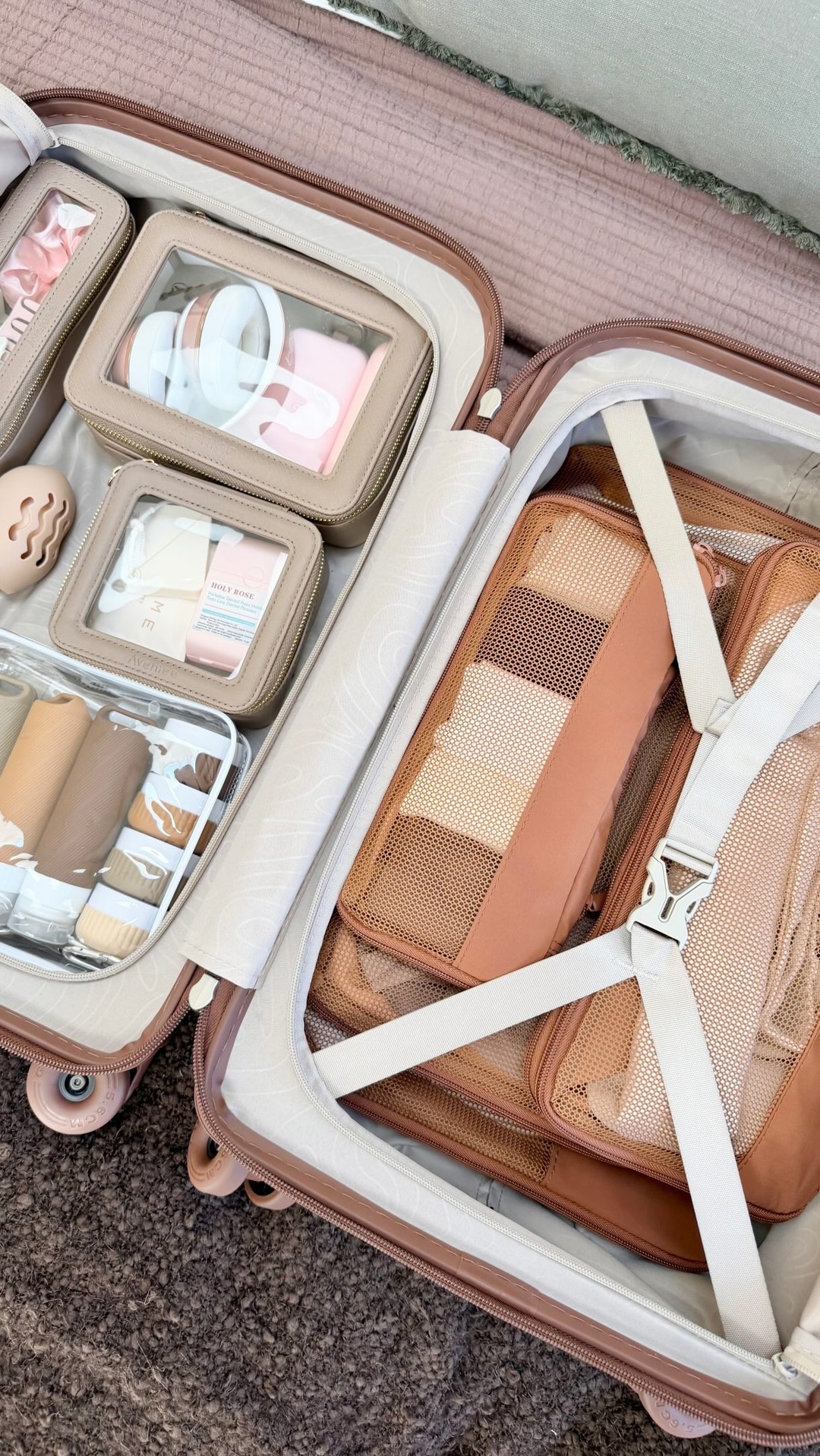 Everything Envy Facebook ad: Organized-girl travel starter pack