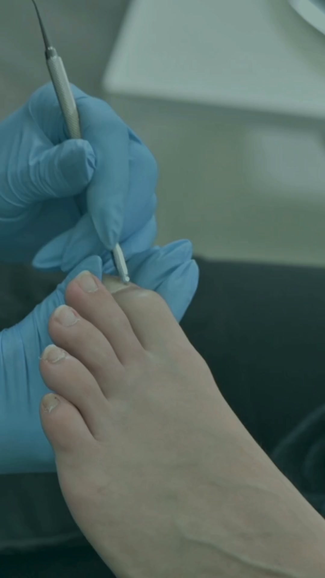 Medilink Facebook ad: Walk comfortably again!