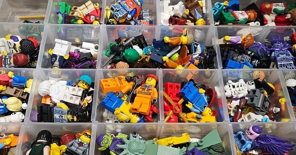 Technicology Lego Minifigures & Parts Facebook ad